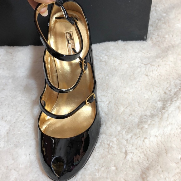 🆕 BNWT- patent leather black heels gold Buckles. - Picture 6 of 8